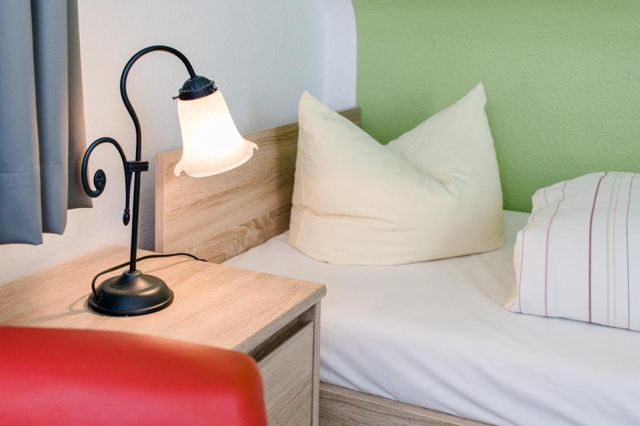ביספינגן Akzent Hotel Zur Gruenen Eiche מראה חיצוני תמונה