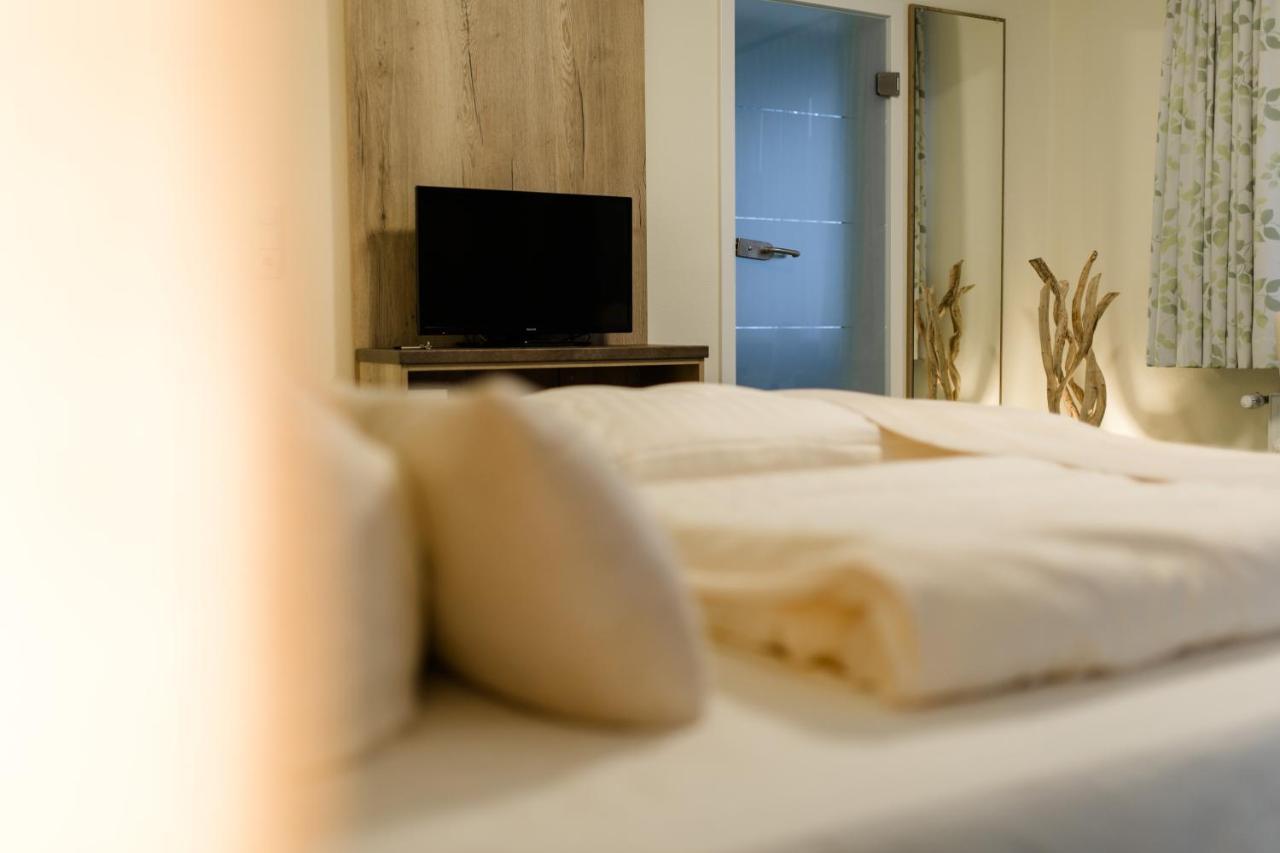 ביספינגן Akzent Hotel Zur Gruenen Eiche מראה חיצוני תמונה