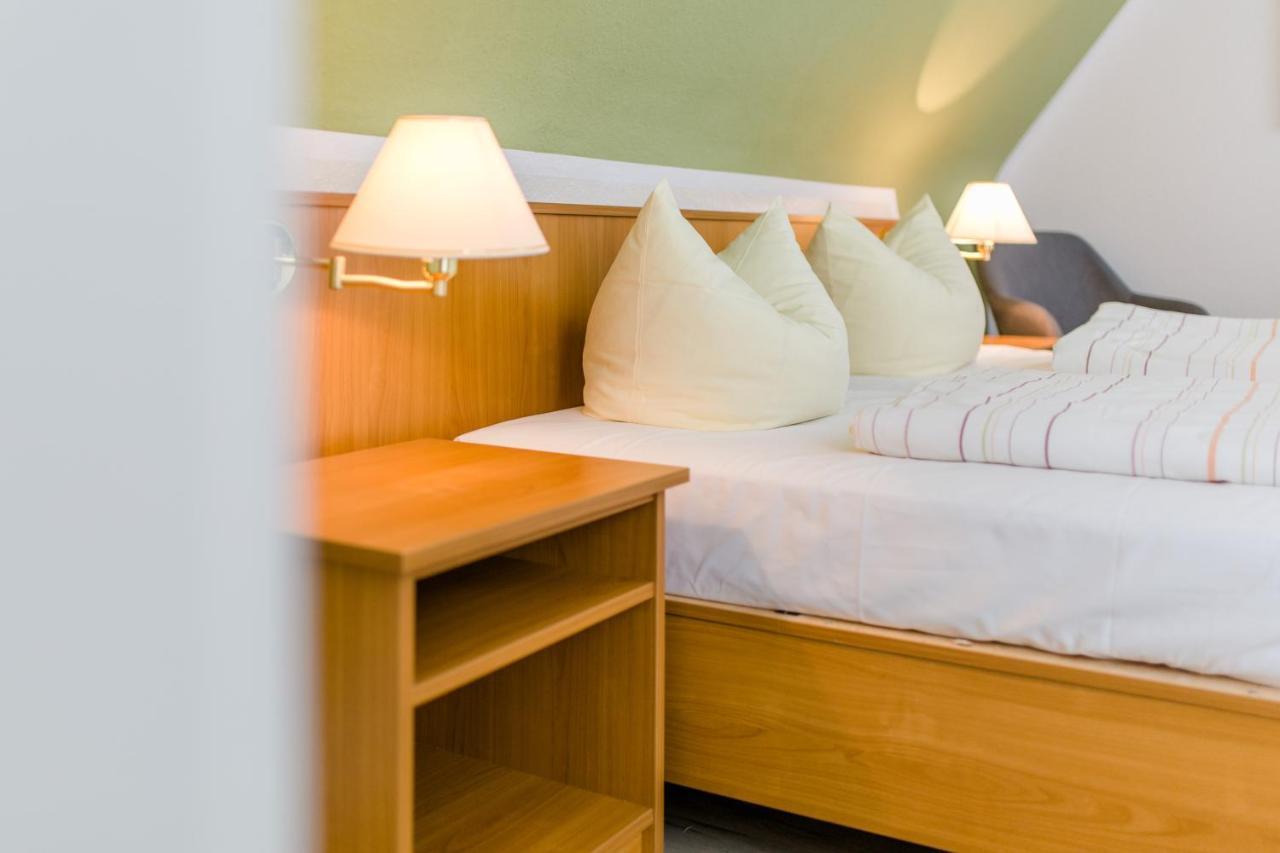 ביספינגן Akzent Hotel Zur Gruenen Eiche מראה חיצוני תמונה