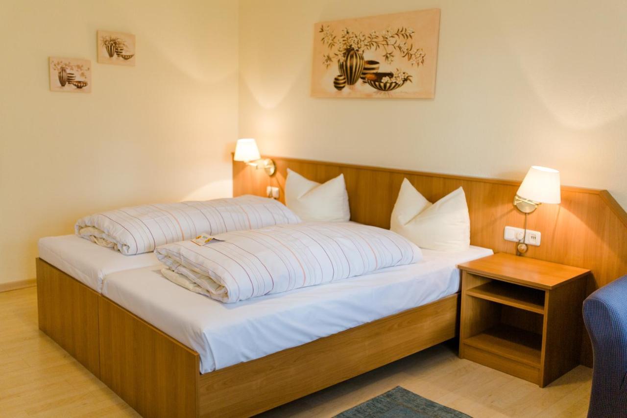 ביספינגן Akzent Hotel Zur Gruenen Eiche מראה חיצוני תמונה