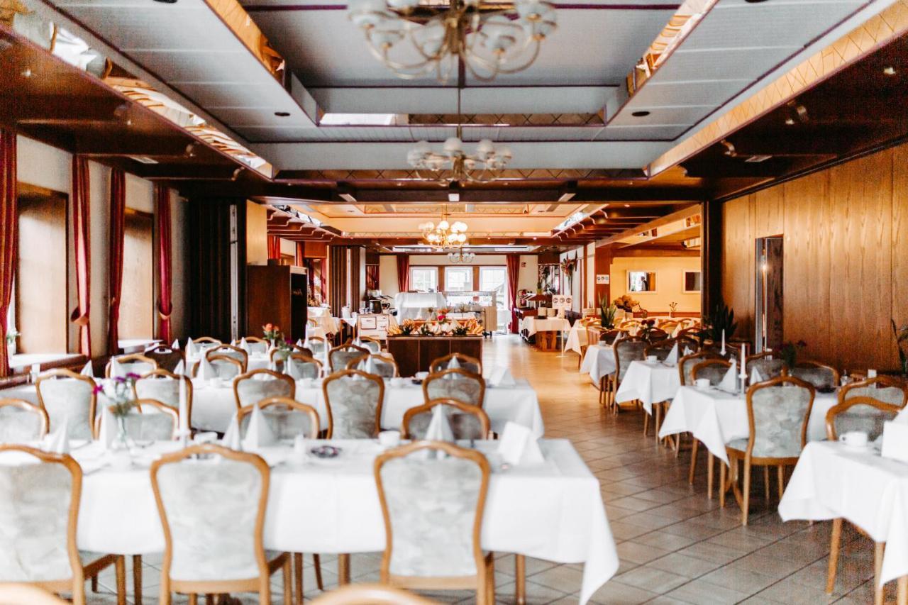 ביספינגן Akzent Hotel Zur Gruenen Eiche מראה חיצוני תמונה