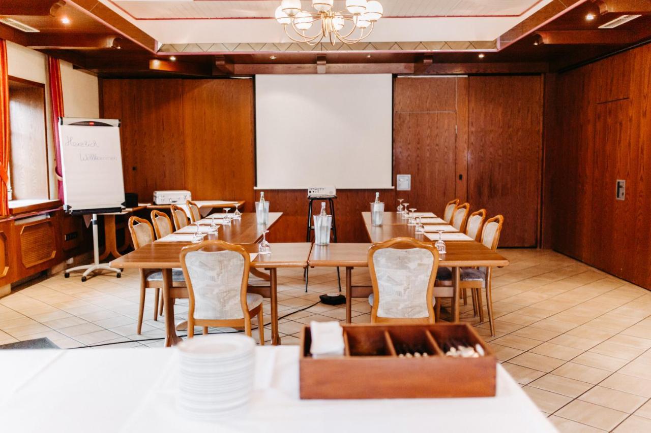 ביספינגן Akzent Hotel Zur Gruenen Eiche מראה חיצוני תמונה
